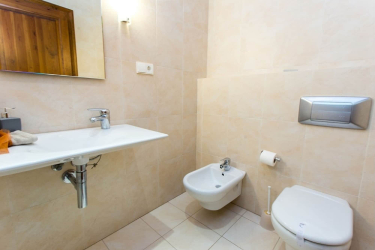Room 5, Th06 Villa in Miami Platja 6 Bedrooms, Tarragona