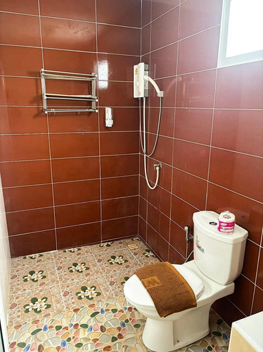 Bathroom 4, Trang Oasis Waterpark Hotel, Palian