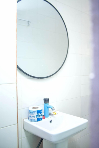 Bathroom 2, Ontario Suites, Surulere