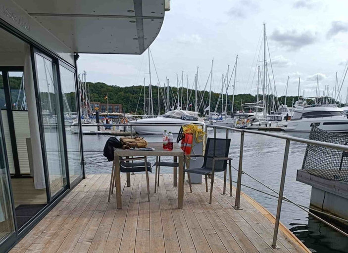 Balcony, Hausboot in Laboe an der Kieler Foerde, Plön