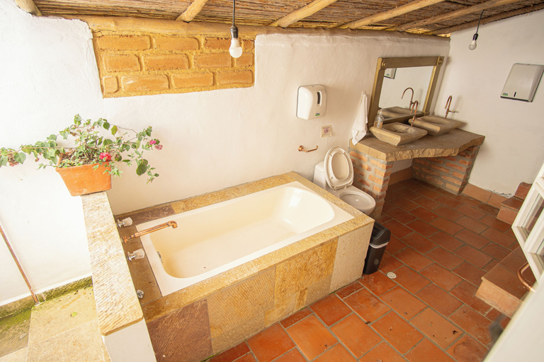 Bathroom 5, Hotel Victoria Barichara, Villanueva