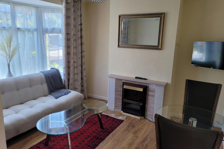 Others 5, Bright & Homely Apartment, Reading