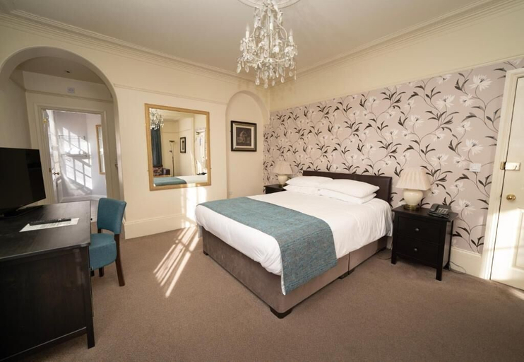 Bedroom 3, The Angel Hotel, Warwickshire