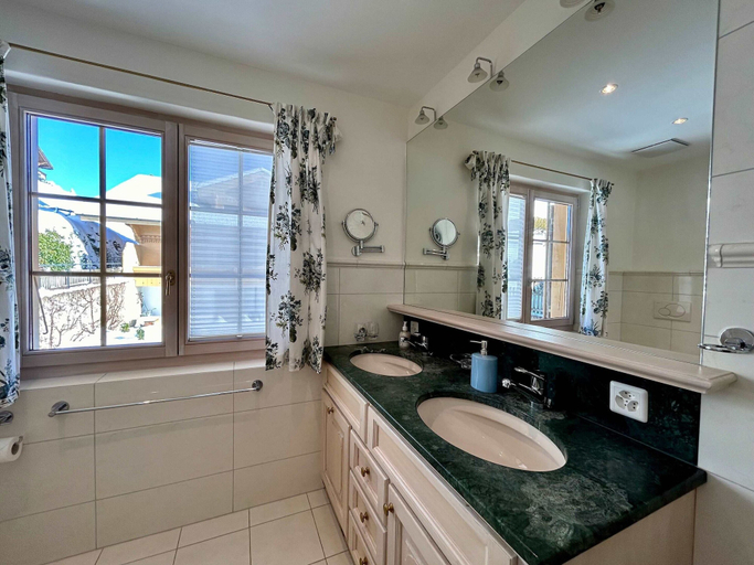 Bathroom 4, Apartment in Gstaad With Stunning Mountain Views, Pays-d'Enhaut