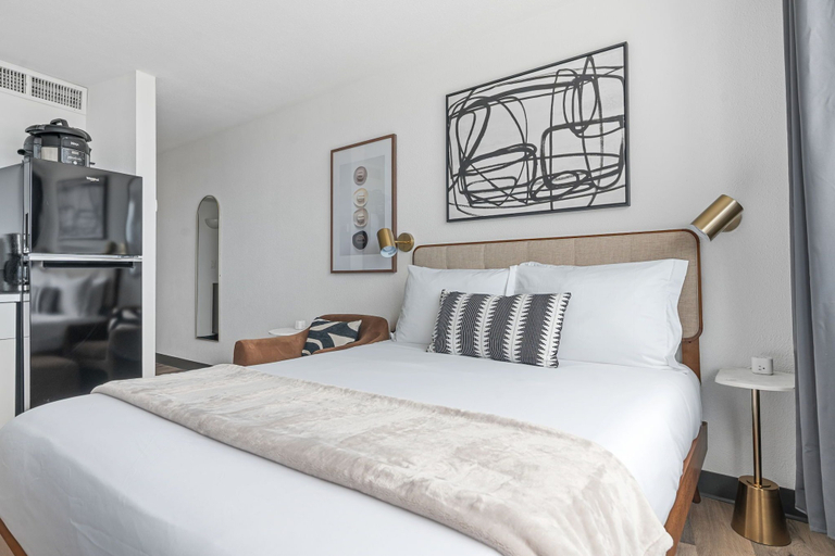 Bedroom 2, Lodgeur Upper Kirby, Houston