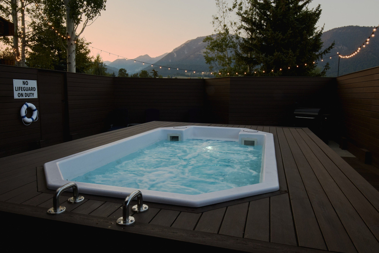 Sport & Beauty 3, Gravity Haus Big Sky, Gallatin