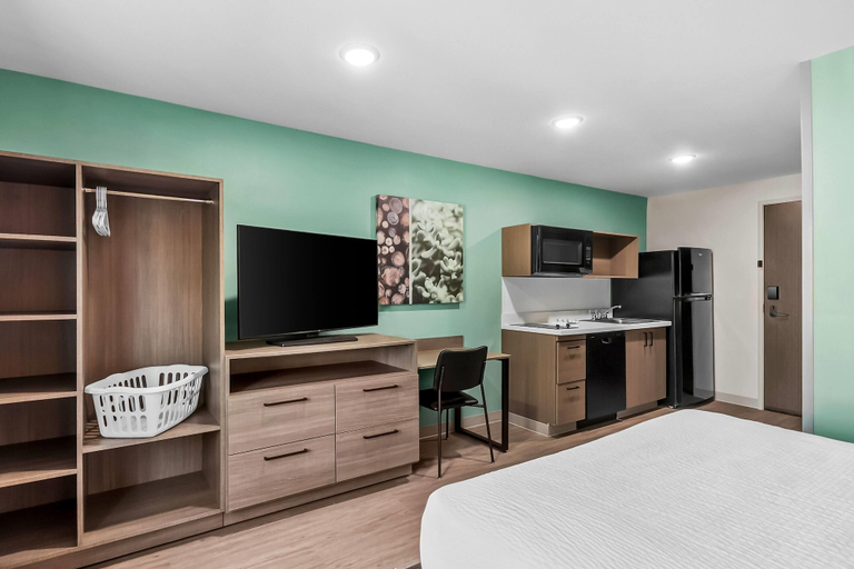 Bedroom 3, Echo Suites Sterling, Loudoun