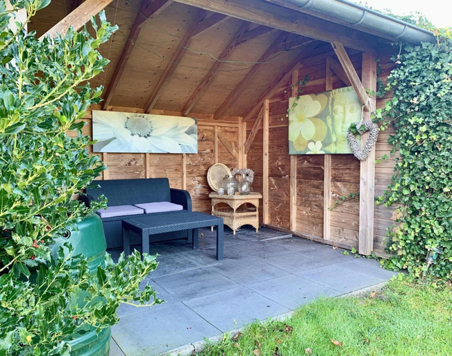 Garden 2, Renovated Bungalow With Garden, Zijpe