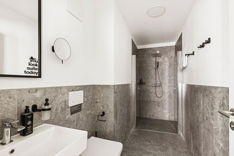 Bathroom 5, Limehome Karlsruhe Kaiserstraße, Karlsruhe