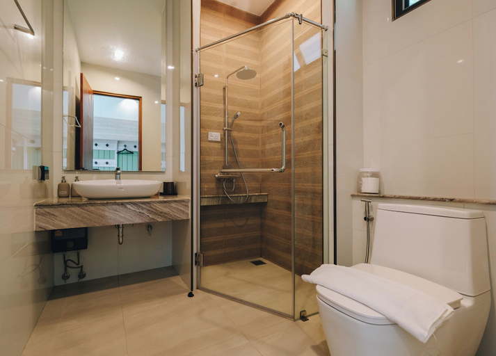 Bathroom 5, VeeVaree Riverkwai Resort, Sai Yok