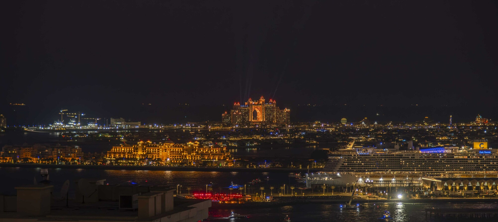 View from property 2, LUX The Dubai Eye Sea View Suite, Dubai