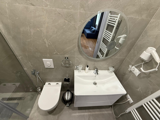 Bathroom 5, Tirana Days, Tirana