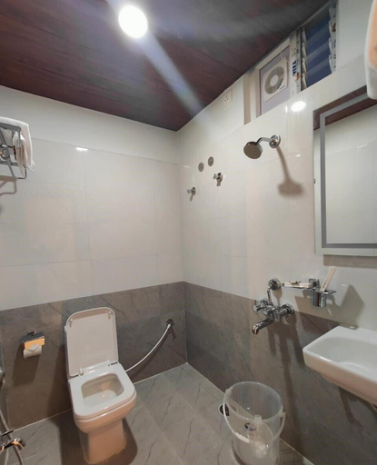 Bathroom 4, Hotel La Premier, Hyderabad