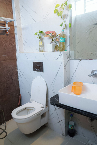 Bathroom 5, Hotel Pleasure, Ujjain