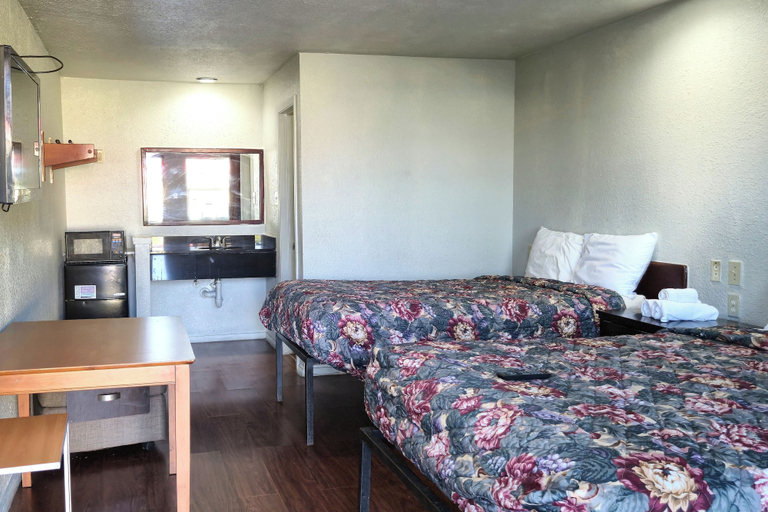 Bedroom 2, Deluxe Inn Motel By Oyo Grand Prairie Interstate 30, Dallas
