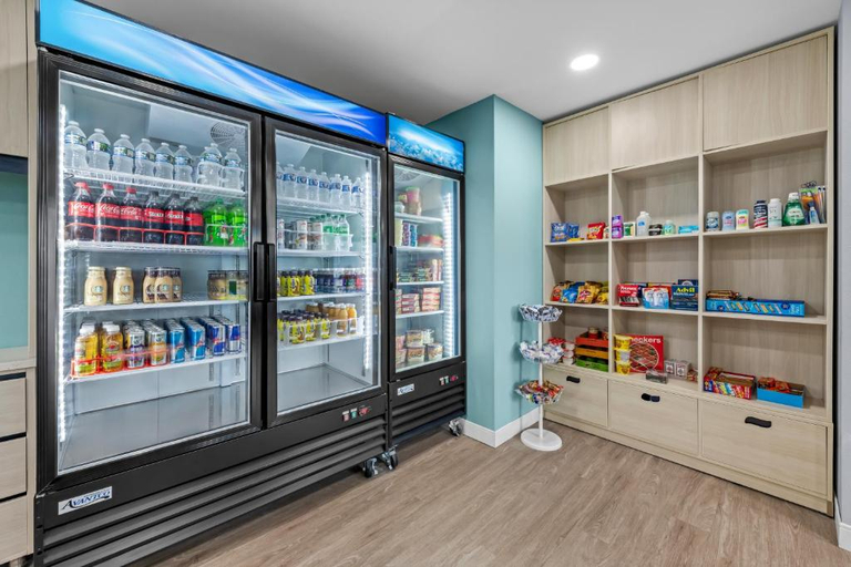 Food & Drinks 5, MainStay Suites Columbus North - Worthington, Franklin