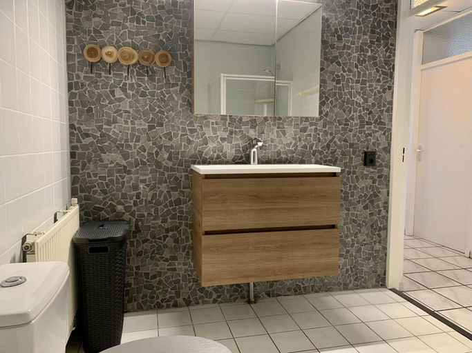 Bathroom 5, Ground-floor Apartment in Petten in Centre, Zijpe
