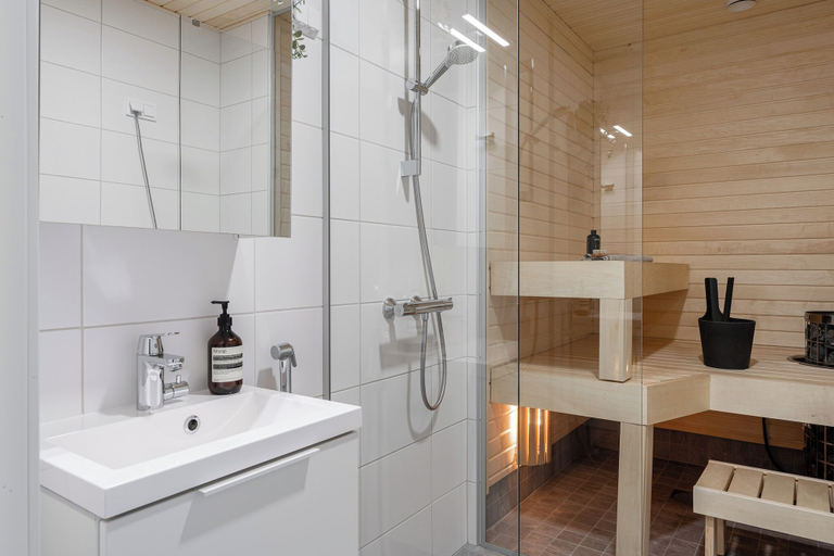 Bathroom 3, Modern 2BR Apartment with Sauna & Large Balcony, Pirkanmaa