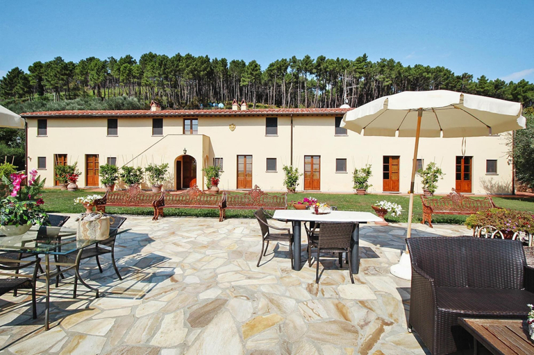 Outdoor dining 4, Estate in Monte Serra With Panoramic Views, Pisa