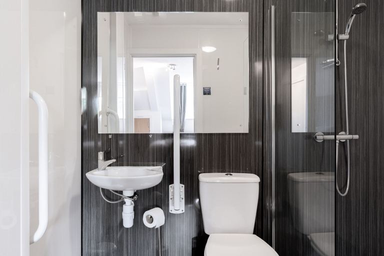 Bathroom 4, Rivers Hotel, Newcastle upon Tyne