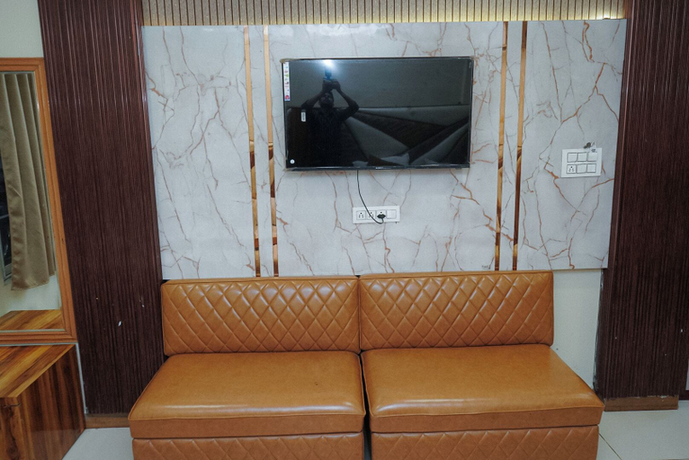 Others 4, Hotel Pleasure, Ujjain