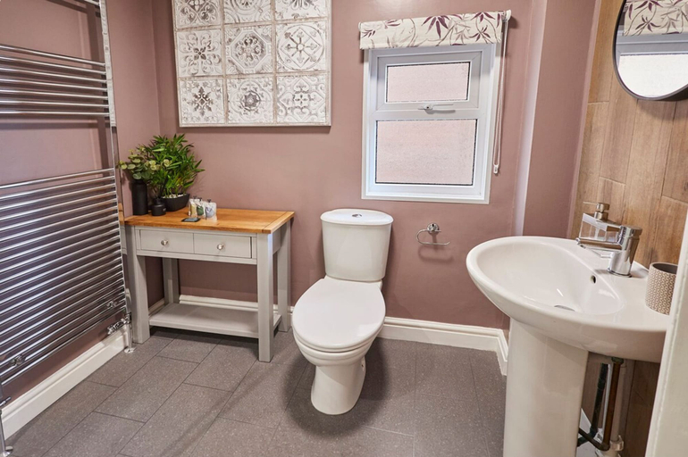 Bathroom 3, Host Stay Hope Cottage, North Yorkshire