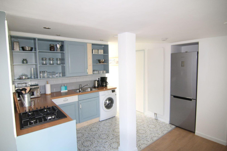 Private kitchen 5, Furnished Bungalow Near Beach, Zijpe