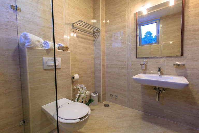Bathroom 3, Porto Sole Hotel