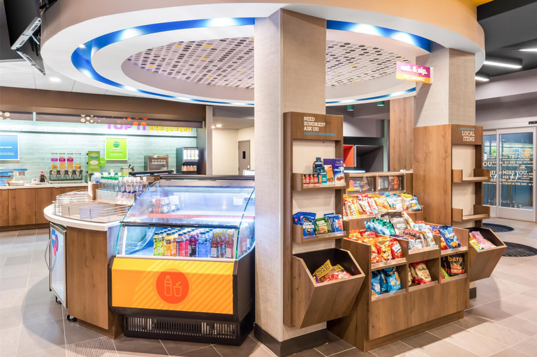 Food & Drinks 5, Tru By Hilton Pensacola I-10 North Davis Highway, Escambia