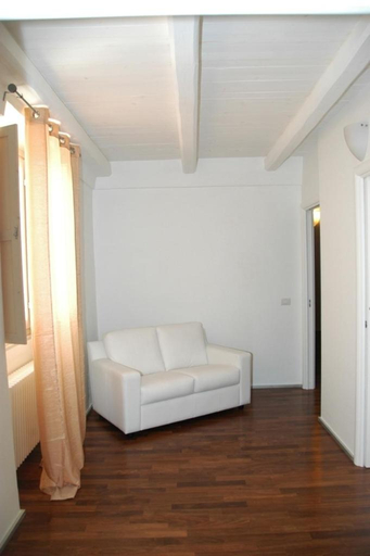 Others 2, B&B Antico Castello, Bari