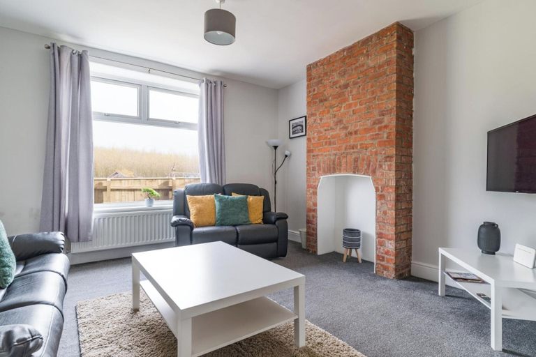 Others 4, East House-sleeps 5-pet Friendly-garden-parking, Northumberland