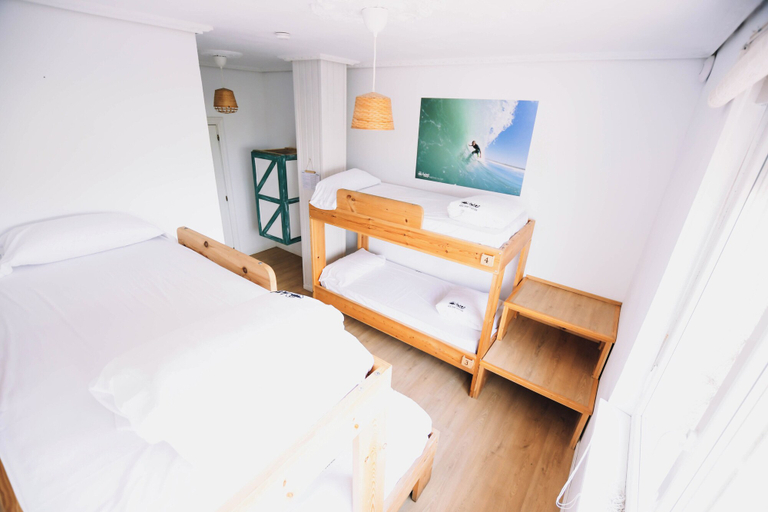 Room 4, Latas Surf House, Cantabria