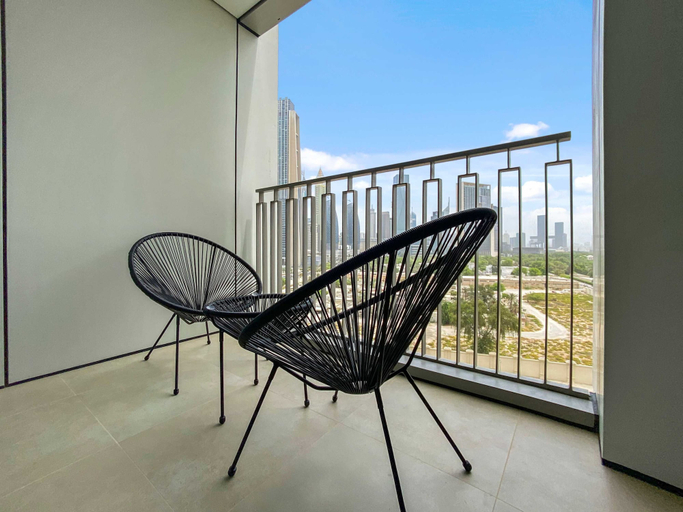 Room 4, Silkhaus Modern Chic in New Tower Pool Gym, Dubai