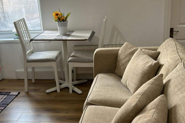 Living area, 1 Bedroom Apartment - Central, Free Parking, London