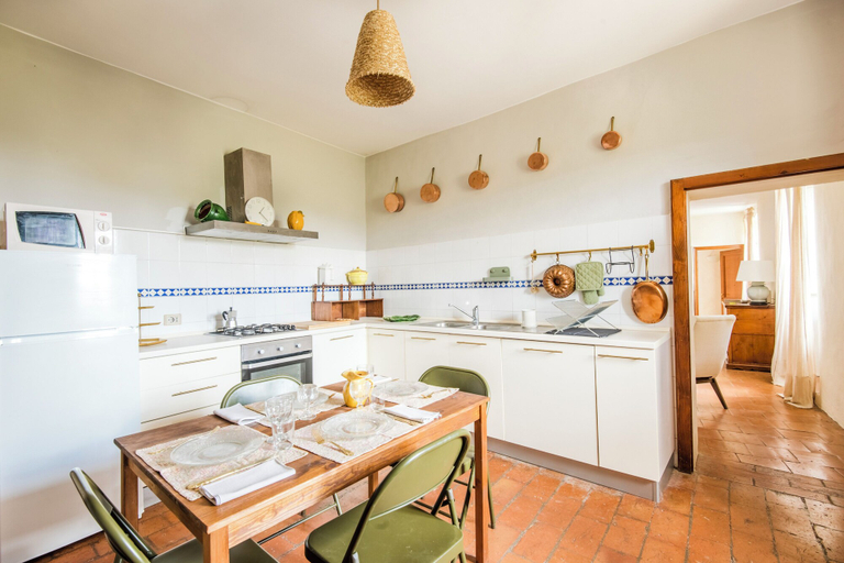 Private kitchen 2, Family Tuscany Home Close Via Francigena, Siena
