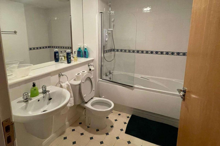 Bathroom, 3 Bed Flat - Sleeps 6 - Parking - Wifi, Aberdeen