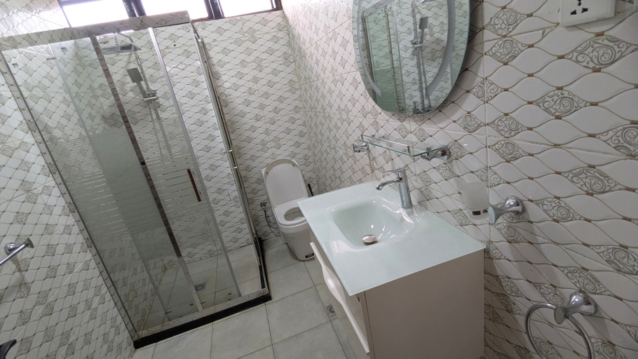 Bathroom 3, Africa Luxury Tours & Accommodation, Gasabo