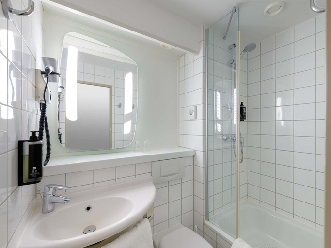 Bathroom 4, ibis Hotel Köln Am Dom, Köln