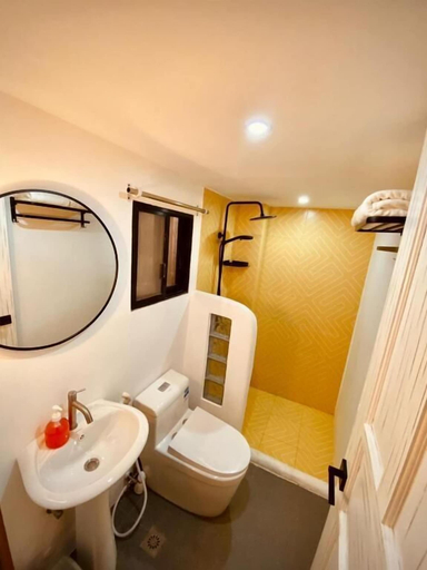 Bathroom 4, Happiness Hostel Boracay, Malay