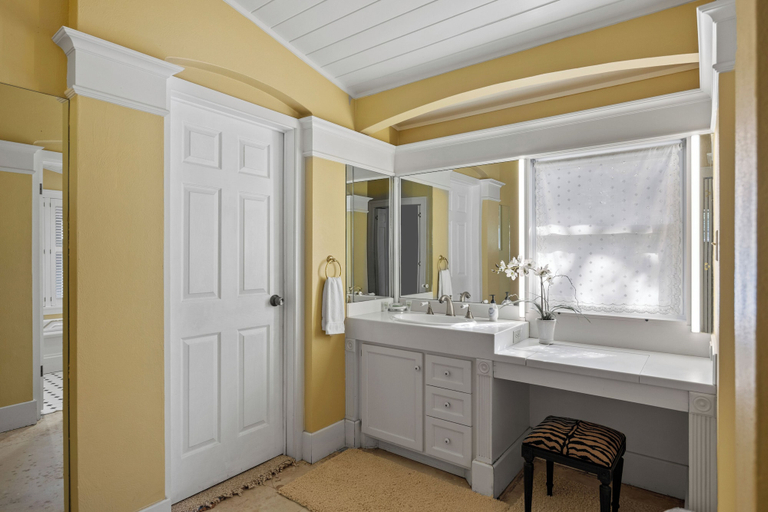 Bathroom 3, Texas Hill Country Resort, Bandera