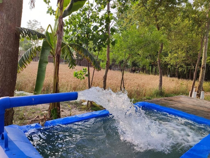 Outdoor spa tub, Punjab village farm near Amritsar, Gurdaspur