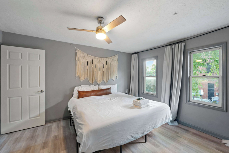 Room 4, North Pearl Residences 874, Franklin