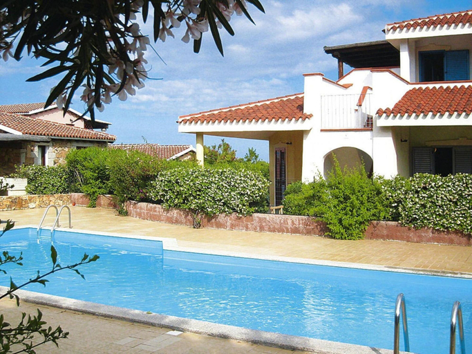 Others 5, Apartment in Monte Petrosu Near San Teodoro, Nuoro