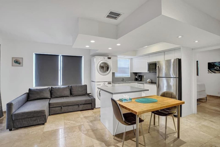 Living area 2, Waves by Stay Hospitality, Broward