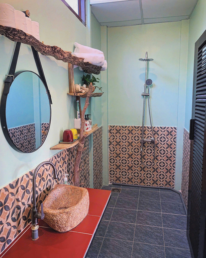 Bathroom 4, LoiLoi's home, Phan Thiết