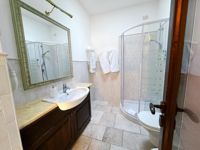 Bathroom 2, Masseria Pilano, Taranto