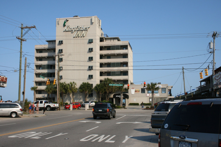Exterior & Views