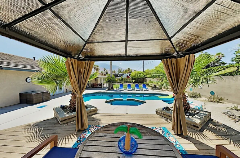 Others 1, Luxe Retreat - Backyard Oasis, Riverside