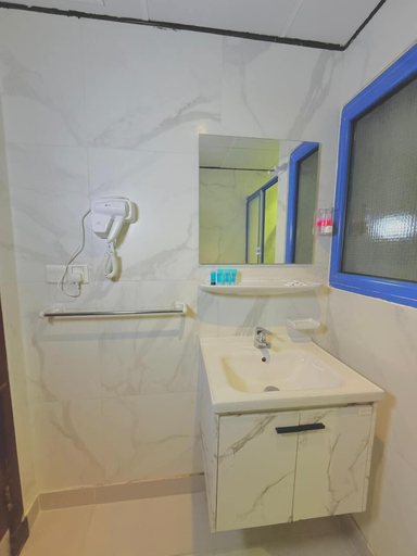 Bathroom 5, Alfursan Almotahida Serviced Apartments Alsalama Dist, Jeddah