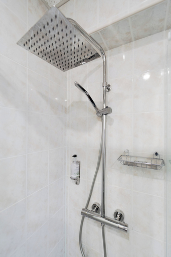 Bathroom 5, Cit'Hotel L'ESCURIAL, Moselle